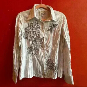 Y2K Black and White long sleeve crinkle top button up size Small